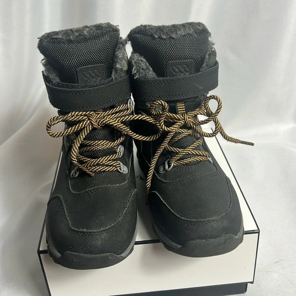Thermolite Kids Winter Boots Size 1 - Picture 1 of 8